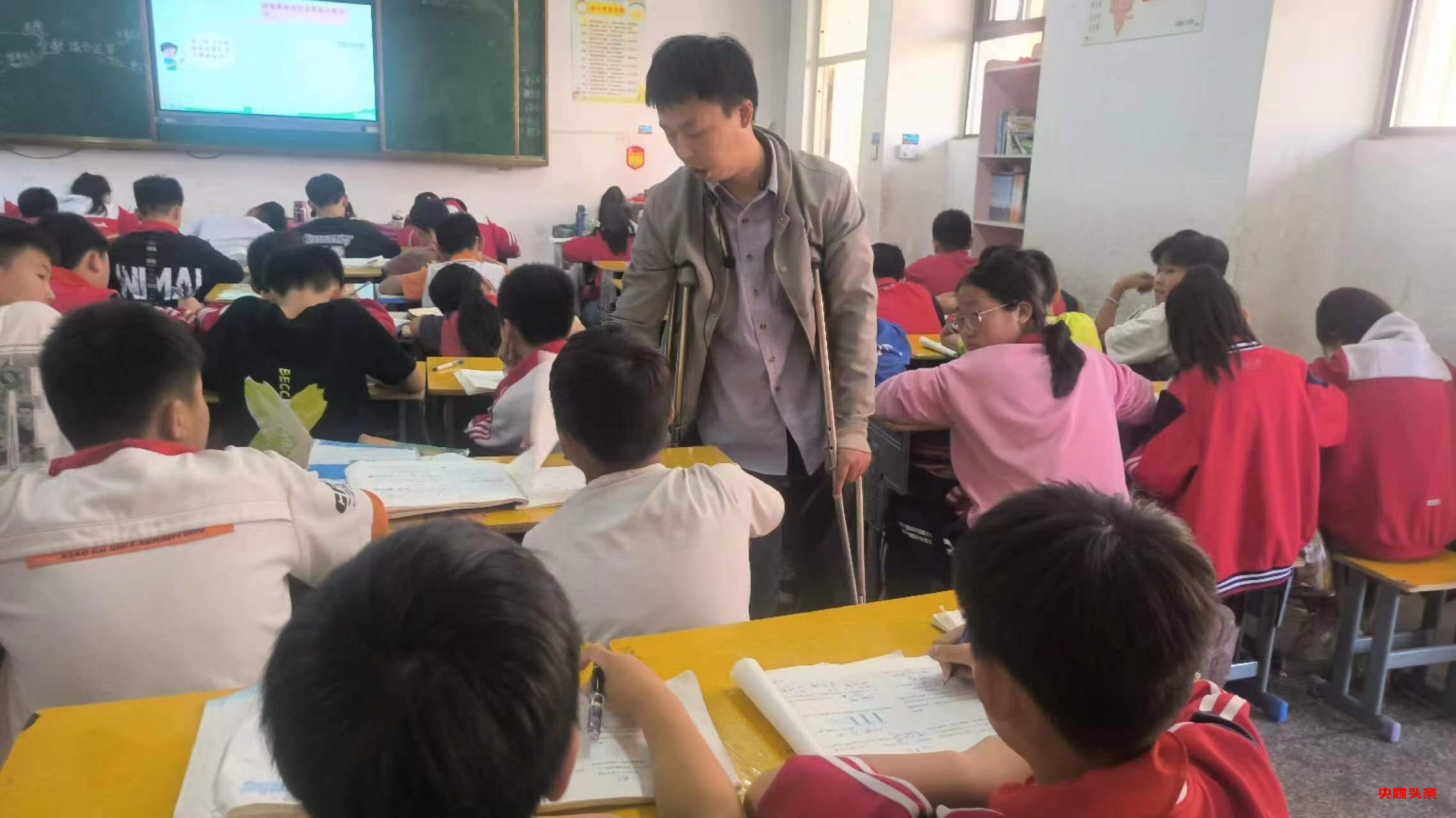 一站在讲台就忘记痛---记阜阳市颍东区幸福路小学教师宋恩赐,