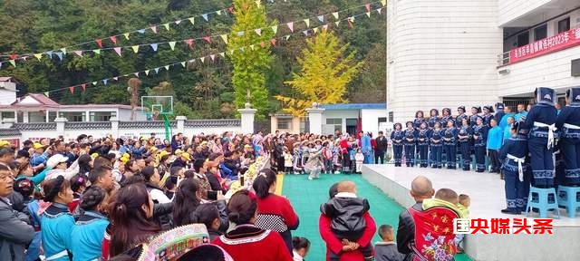 布依族的"三滴水"传承村山歌赛和长桌宴,让人陶醉