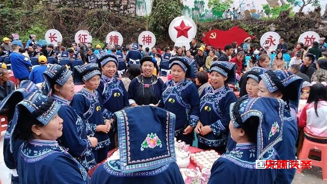 布依族的"三滴水"传承村山歌赛和长桌宴,让人陶醉