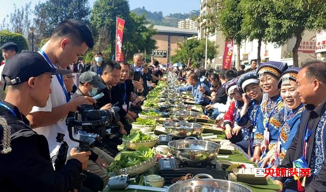 布依故里生态册亨,一场盛大的音乐盛宴——贵阳乌当阳春文化艺术团获2023中华布依歌王邀请赛银奖
