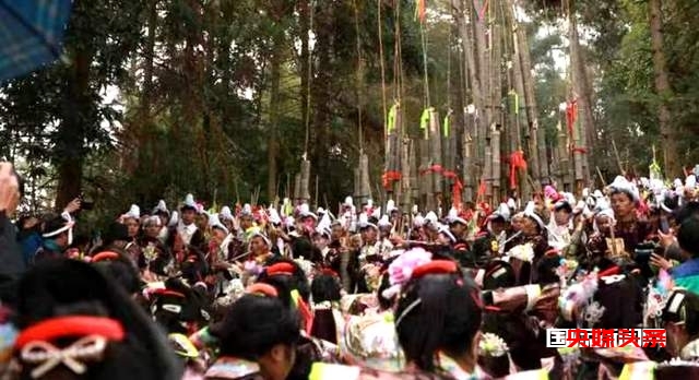 贵州从江:岜沙苗寨迎来一年一度的芦笙节,苗族同胞欢聚在这里