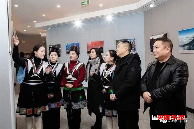 “乡村风·民族情——我和试验区35年”摄影展在毕节市美术馆开展