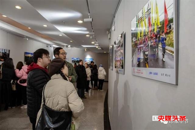 “乡村风·民族情——我和试验区35年”摄影展在毕节市美术馆开展