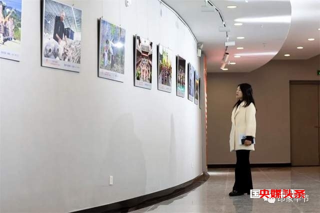 “乡村风·民族情——我和试验区35年”摄影展在毕节市美术馆开展