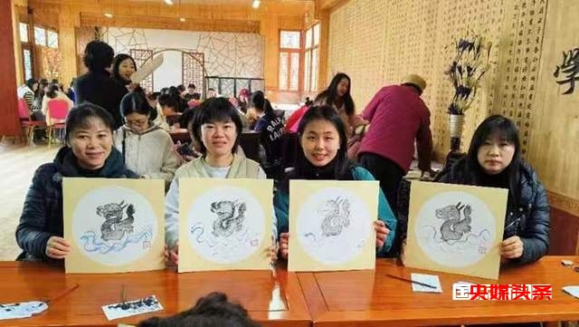 三八妇女节:女警们的非凡艺术之旅,与茫父颖拓共舞