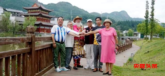 探秘世界凉都·盘州锶泉:一场康养产业的绿色之旅 —— 与何志刚共绘中华养生村新蓝图