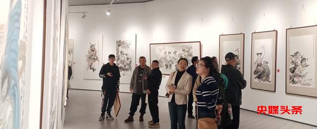 金秋盛放,艺术之光——杨小吾画展开幕式暨书画集首发式璀璨启幕
