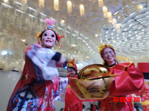 河南新乡:“金福”年会映华章 文化共鸣展新篇