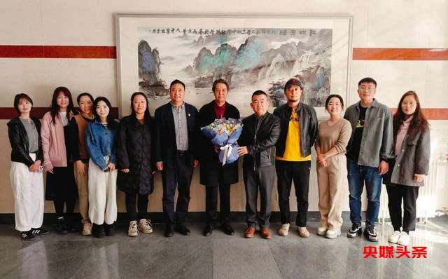 艺术之风席卷校园，李历大驾光临，共创教育新篇章