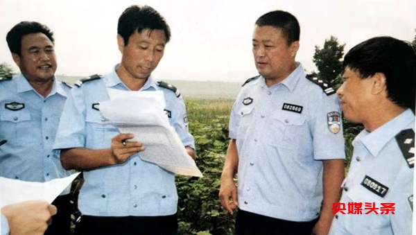 淅川县公安局:警徽闪耀移民路