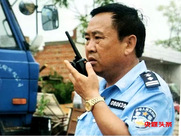 淅川县公安局:警徽闪耀移民路