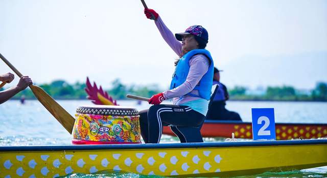 龙舟竞渡战鼓擂！衢江两岸万人空巷见证水上巅峰对决
