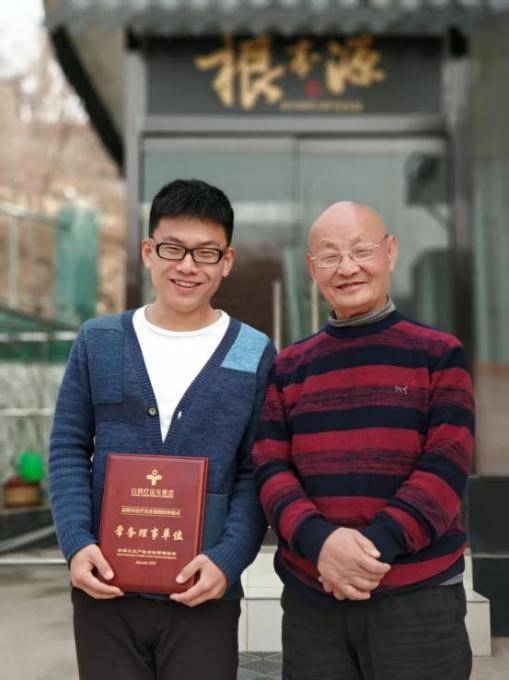 “手”护健康——振动拍打非遗传承人刘啸轩