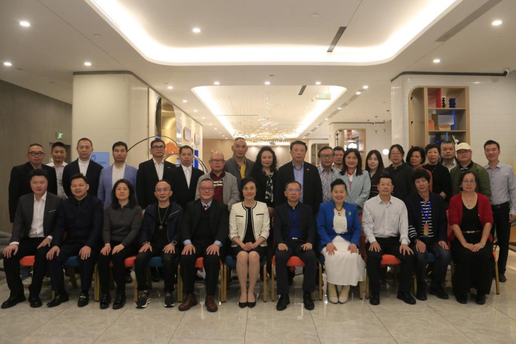 感受侨乡巨变,展望华媒发展———2025海外华文媒体沙龙江门举行